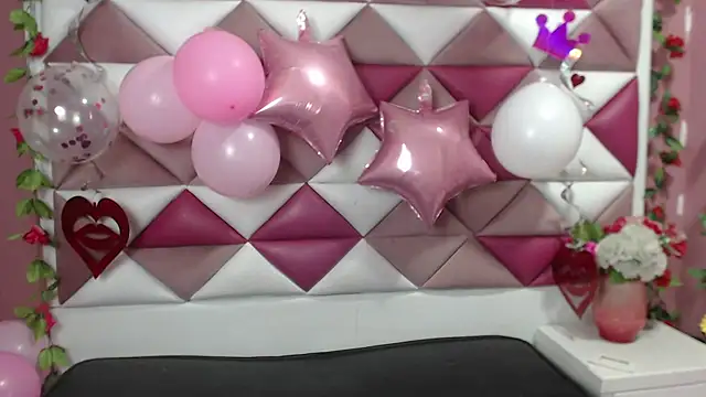 Snapshot of NahomiConnor_ chatting on 20, 1, 2025 NahomiConnor online show from 20, 1, 2025