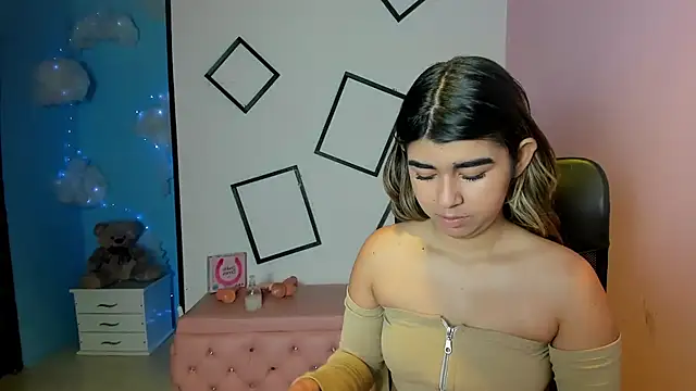 Snapshot of NahomiConnor_ chatting on 23, 9, 2025 NahomiConnor online show from 23, 9, 2025