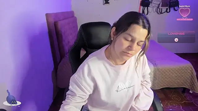 Sabrina Hall  online show from 22, 11, 2025