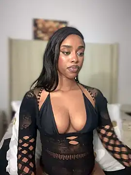 Snapshot of BhadBhad_Kitty chatting on 4, 10, 2025 BhadBhad Kitty online show from 4, 10, 2025