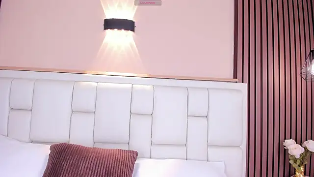 Snapshot of AvyMilton chatting on 2, 4, 2026 AvyMilton online show from 2, 4, 2026