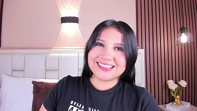 Snapshot of AvyMilton chatting on 6, 4, 2026 AvyMilton online show from 6, 4, 2026