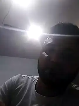 Snapshot of SINUECASTILLO chatting on 5, 1, 2025 SINUECASTILLO online show from 5, 1, 2025