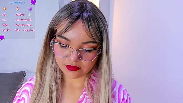 EmilyRouss  online show from 5, 3, 2025