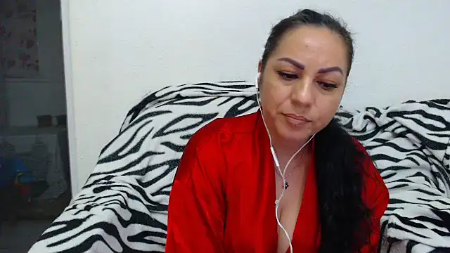 Snapshot of MissElla chatting on 22, 5, 2026 MissElla online show from 22, 5, 2026