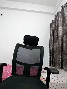 sanaya baby online show from 4, 4, 2026