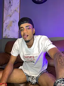 AaronCruz  online show from 28, 1, 2025