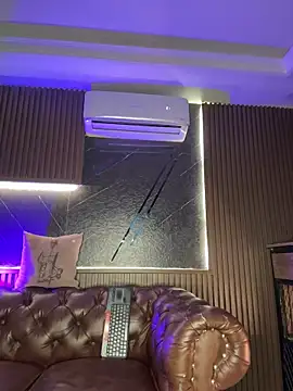 Snapshot of AaronCruz_ chatting on 13, 2, 2026 AaronCruz online show from 13, 2, 2026