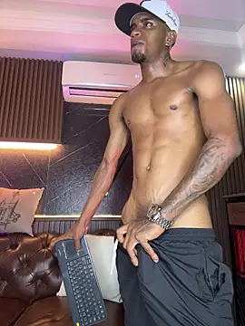 Snapshot of AaronCruz_ chatting on 14, 2, 2026 AaronCruz online show from 14, 2, 2026