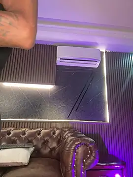 Snapshot of AaronCruz_ chatting on 28, 2, 2026 AaronCruz online show from 28, 2, 2026