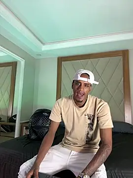 AaronCruz  online show from 11, 3, 2026