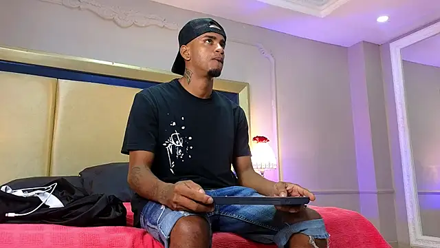 AaronCruz  online show from 6, 6, 2026