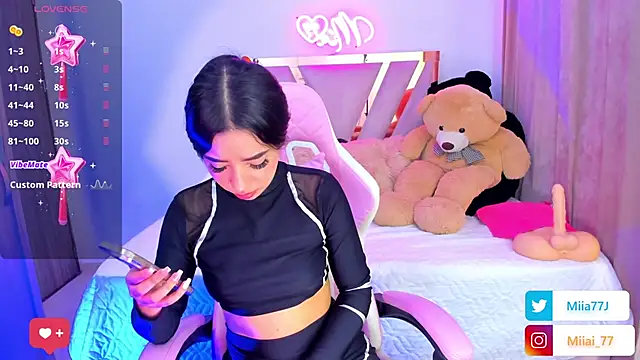 Snapshot of Miia77_ chatting on 17, 9, 2025 Miia77  online show from 17, 9, 2025