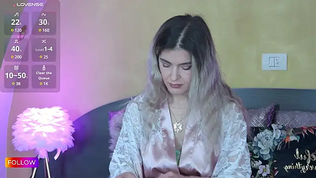 Snapshot of Sarah-Hart chatting on 8, 2, 2025 Sarah-Hart online show from 8, 2, 2025