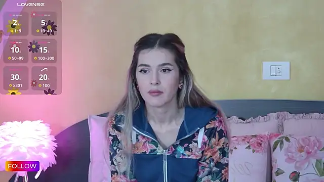 Snapshot of Sarah-Hart chatting on 10, 2, 2025 Sarah-Hart online show from 10, 2, 2025