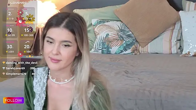 Snapshot of Sarah-Hart chatting on 4, 3, 2025 Sarah-Hart online show from 4, 3, 2025