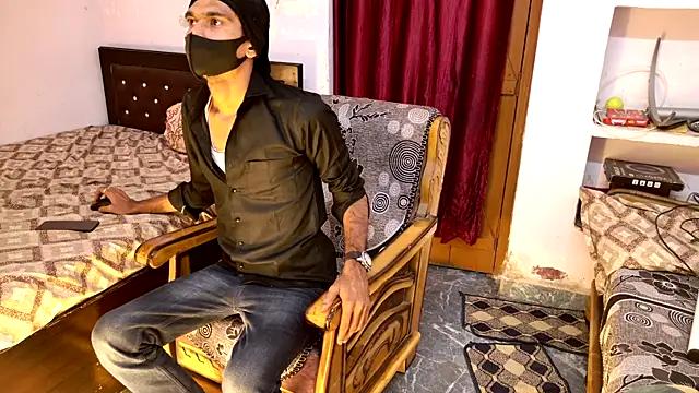 Snapshot of Habibi_big_b chatting on 12, 4, 2026 Habibi big b online show from 12, 4, 2026