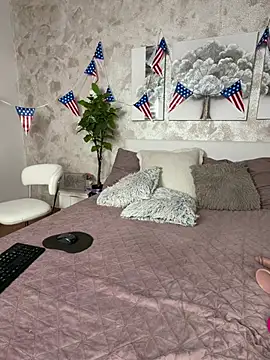 MilaTeenX online show from 25, 7, 2026