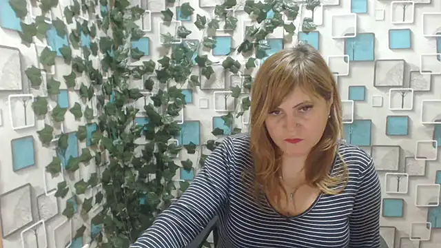 DaniellaKiss online show from 10, 2, 2025