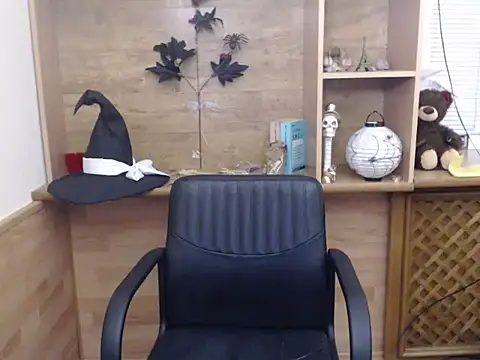 DaniellaKiss online show from 3, 12, 2025