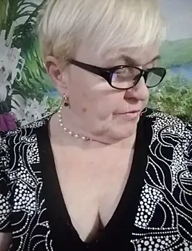 VioletSweet566 online show from 5, 12, 2024