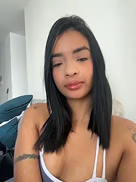 Snapshot of Laura_fernandezII chatting on 2, 6, 2026 Laura fernandezII online show from 2, 6, 2026