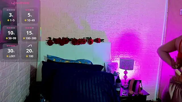 LYAA COLLINS  online show from 12, 1, 2026