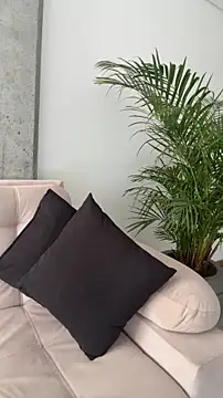 MiaPetit  online show from 26, 4, 2026