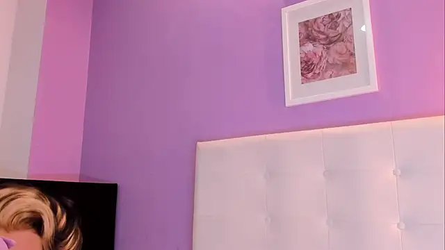 Snapshot of Charlotte11-11 chatting on 6, 4, 2026 Charlotte11-11 online show from 6, 4, 2026