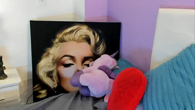 Snapshot of Charlotte11-11 chatting on 8, 4, 2026 Charlotte11-11 online show from 8, 4, 2026