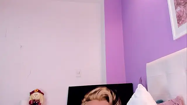 Snapshot of Charlotte11-11 chatting on 13, 4, 2026 Charlotte11-11 online show from 13, 4, 2026