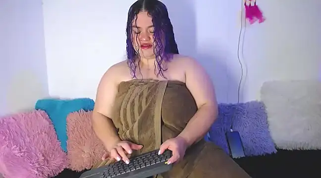 lunitaa0 online show from 14, 1, 2025