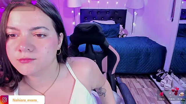 NahiaraEvans  online show from 12, 11, 2025