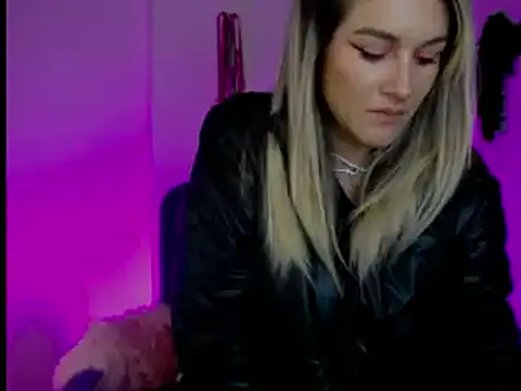 kim jeins11 online show from 10, 12, 2024