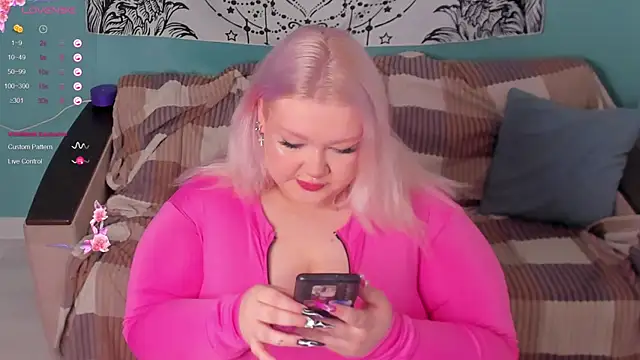 LilyBelll online show from 2, 12, 2024