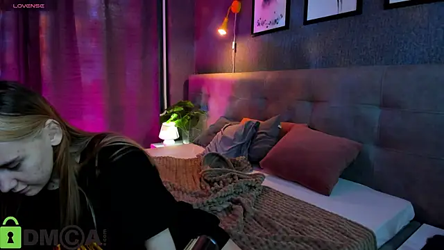 Lesi Moonie01 online show from 17, 10, 2025