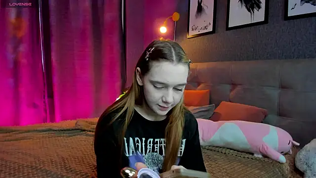 Lesi Moonie01 online show from 20, 11, 2025