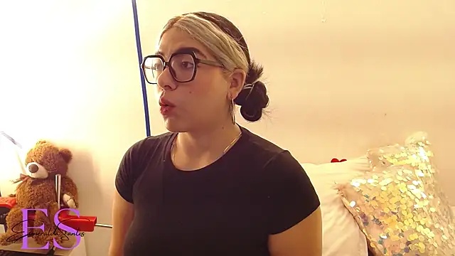 EsmeraldaSantoss online show from 19, 2, 2025