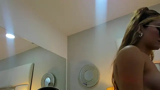 Snapshot of AmbarSantany chatting on 13, 3, 2025 AmbarSantany online show from 13, 3, 2025