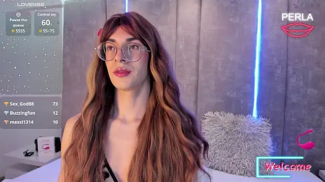 Snapshot of MaxiRogers chatting on 3, 2, 2025 MaxiRogers online show from 3, 2, 2025