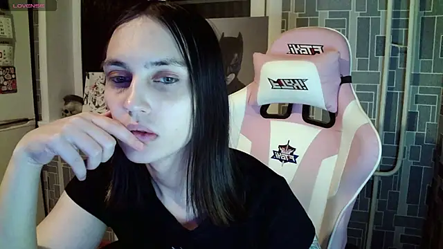 Snapshot of BlackHe4rts_ chatting on 10, 12, 2024 BlackHe4rts  online show from 10, 12, 2024