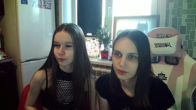 Snapshot of BlackHe4rts_ chatting on 8, 2, 2025 BlackHe4rts  online show from 8, 2, 2025