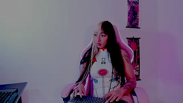 HollyHudsonn online show from 21, 1, 2025