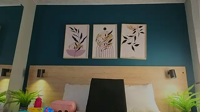 GabyPetit online show from 31, 10, 2025