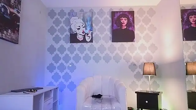 Snapshot of GabyPetit chatting on 8, 7, 2026 GabyPetit online show from 8, 7, 2026