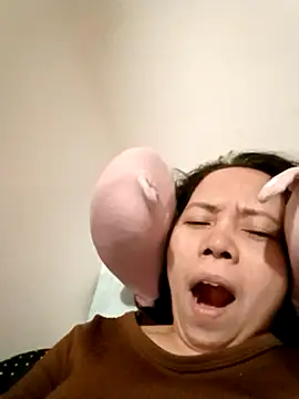 Snapshot of doggiepossession chatting on 8, 3, 2025 doggiepossession online show from 8, 3, 2025