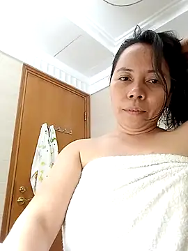 Snapshot of doggiepossession chatting on 13, 3, 2025 doggiepossession online show from 13, 3, 2025