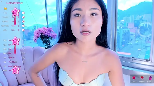 Snapshot of Megan_Lim chatting on 8, 1, 2025 Megan Lim online show from 8, 1, 2025