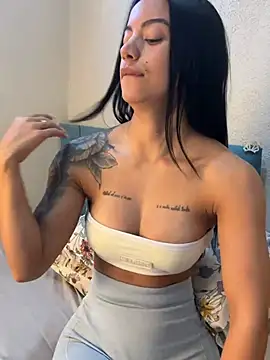 Elamesmamorena online show from 15, 7, 2026