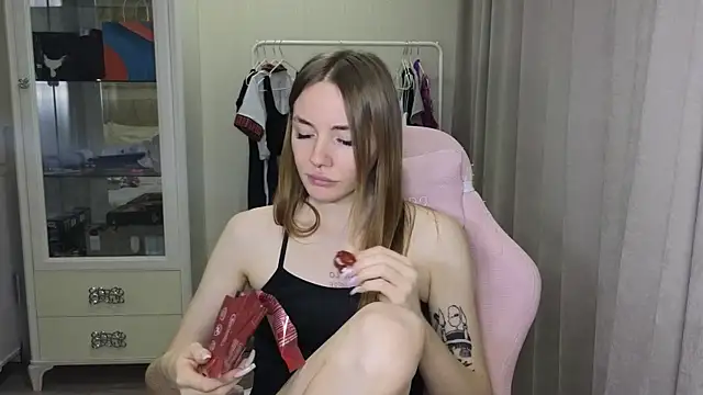 littlevildevil online show from 17, 1, 2025